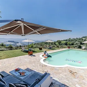 Chateau La Siroque , Montecatini Val di Cecina Italien